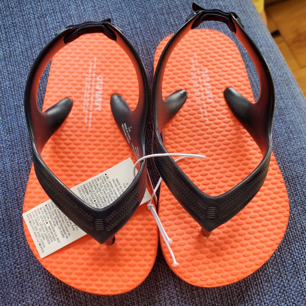 Nwt 6T flip flops
